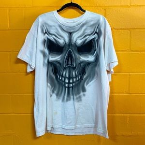 Skull graphic shirt